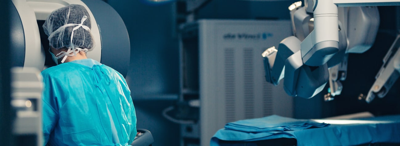 doctor using robotics in surgery